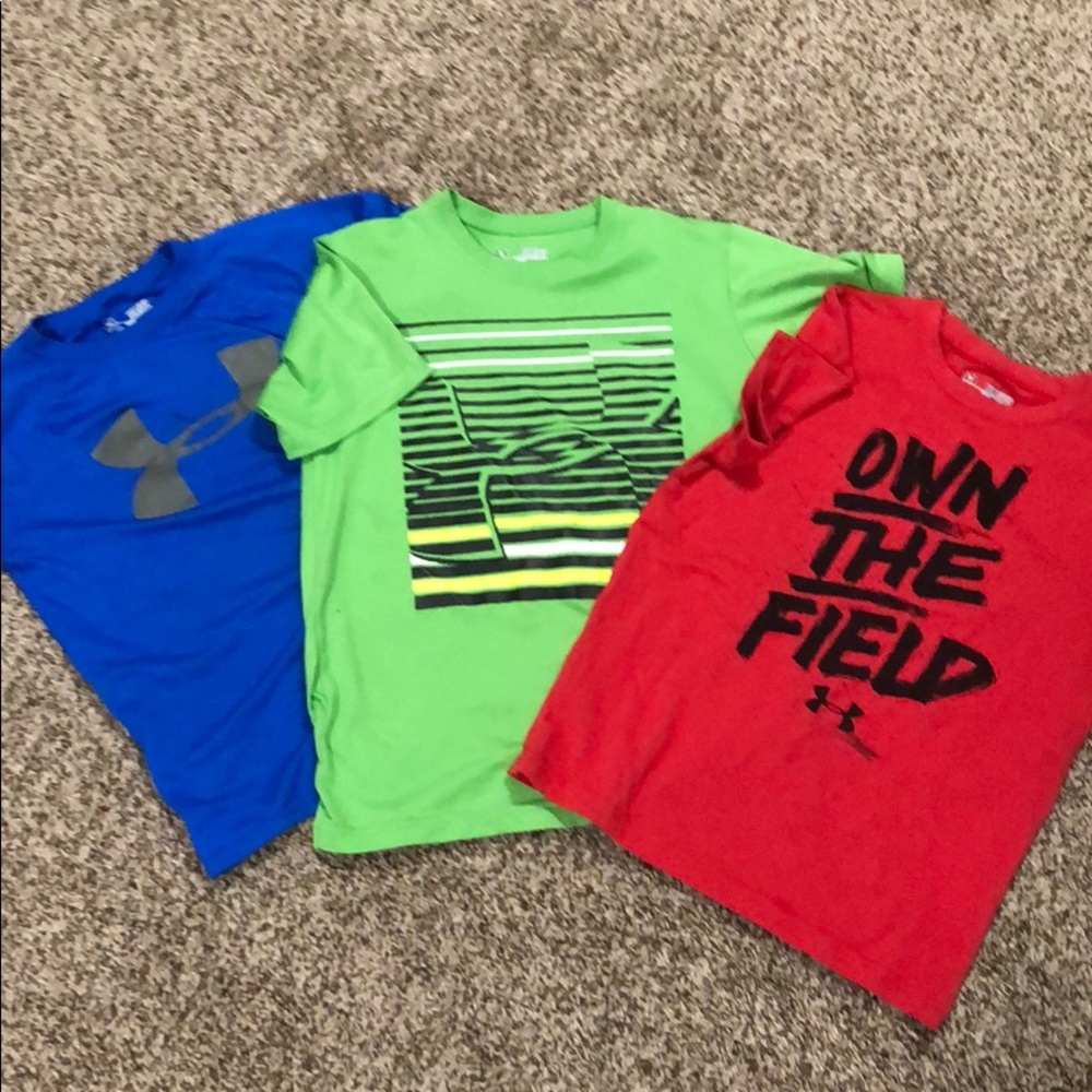 Lot of 3 under Armour shirts.